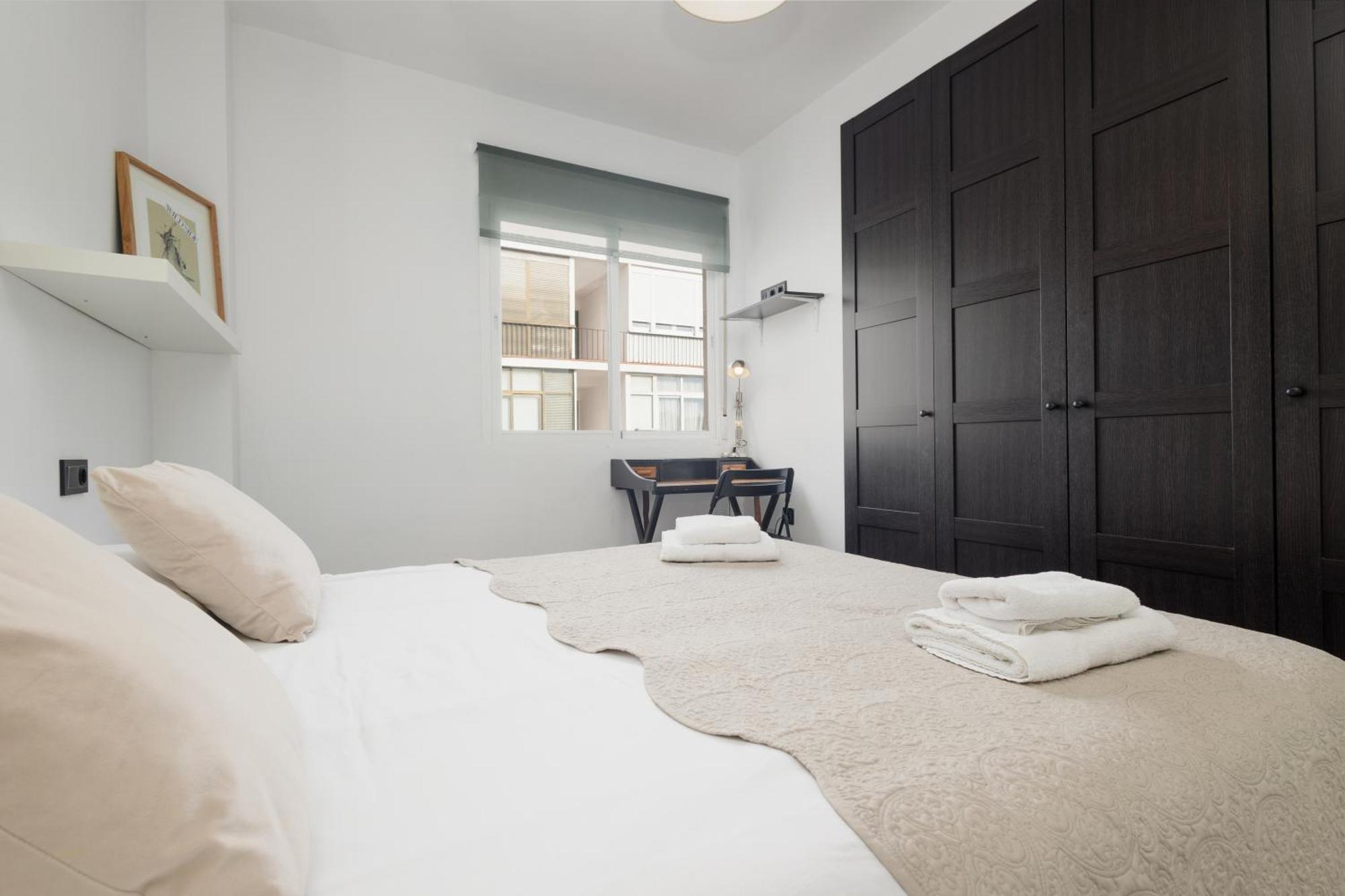 In The Centre Of With Private Parking Space Apartament