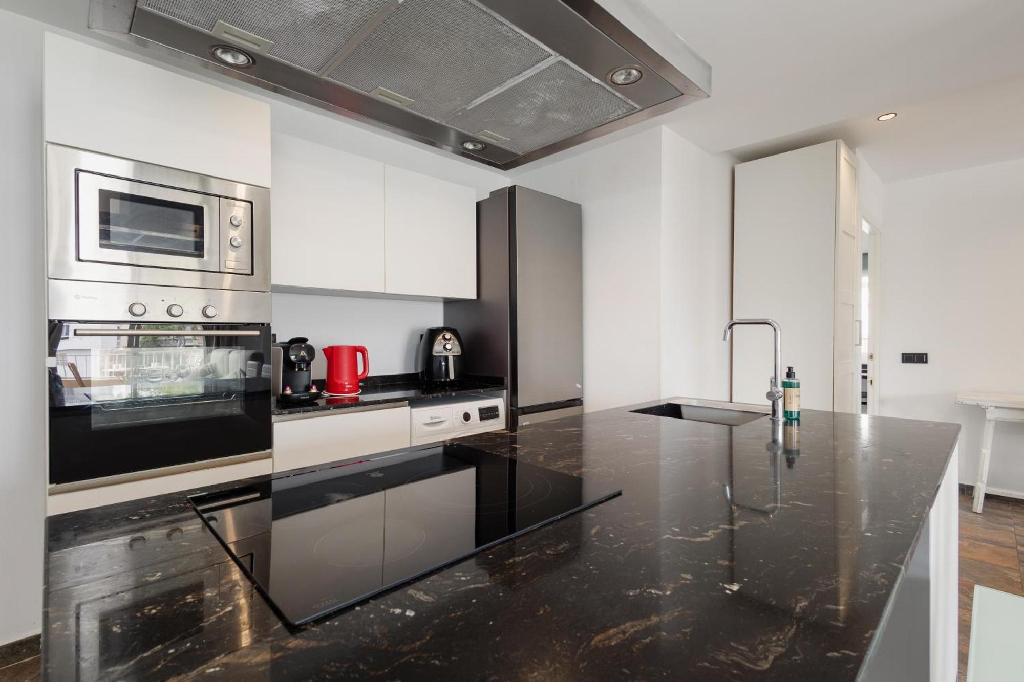 Apartament In The Centre Of With Private Parking Space