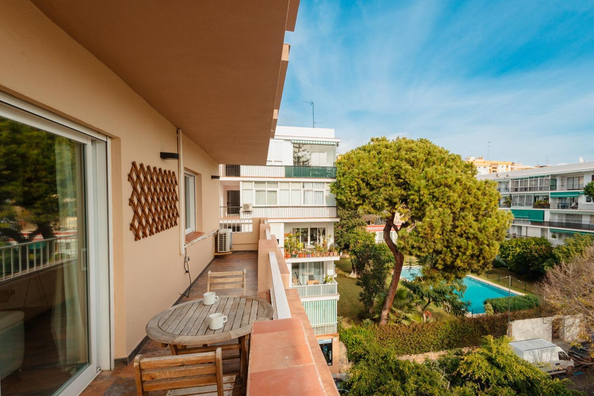 In The Centre Of With Private Parking Space Apartament *