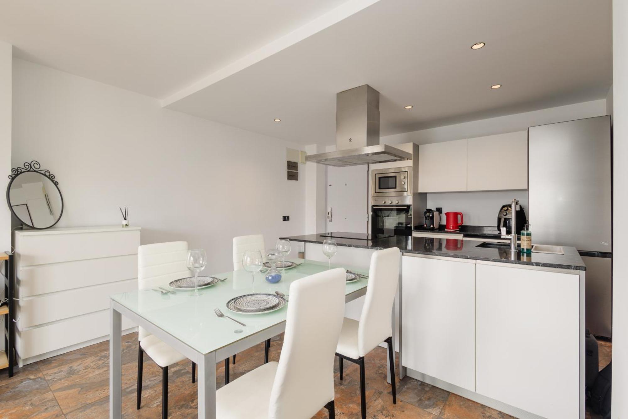 Apartament In The Centre Of With Private Parking Space Marbella