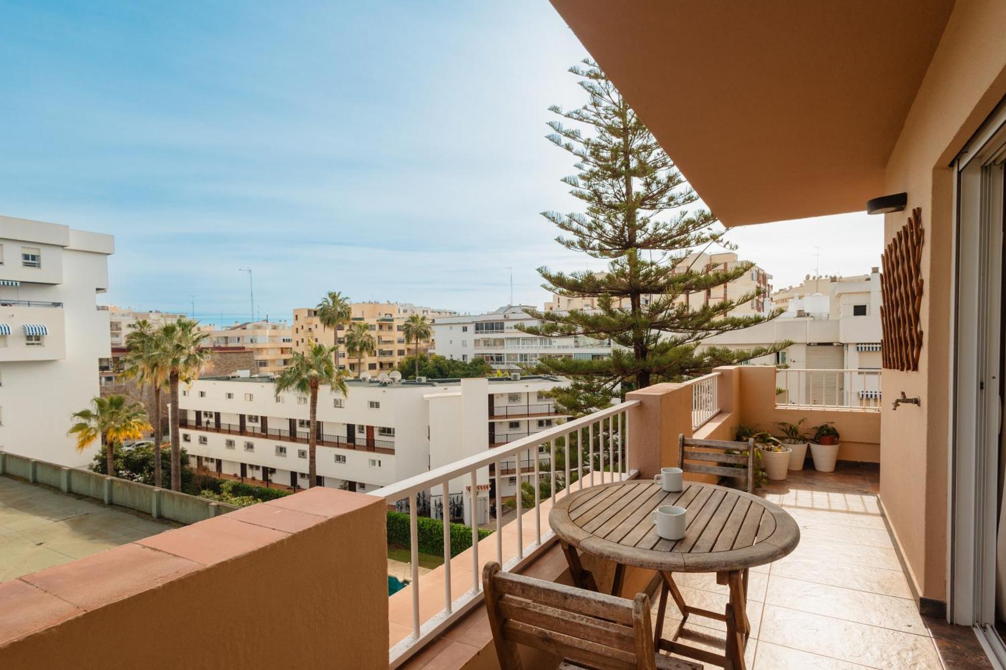 Apartament In The Centre Of With Private Parking Space *